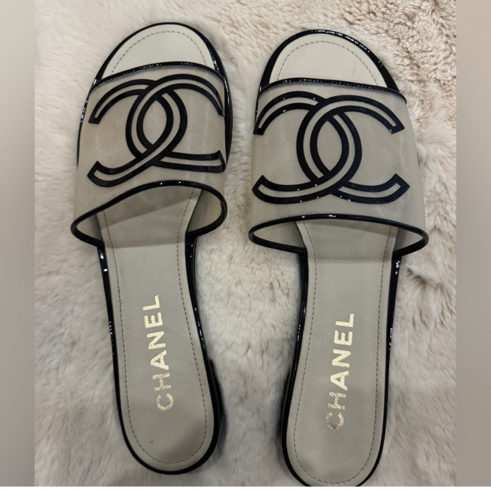 CHANEL Meah Cream and Black Slide Sandals